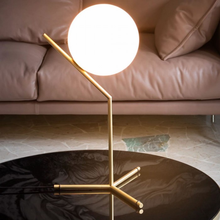 IC Lights table lamp
